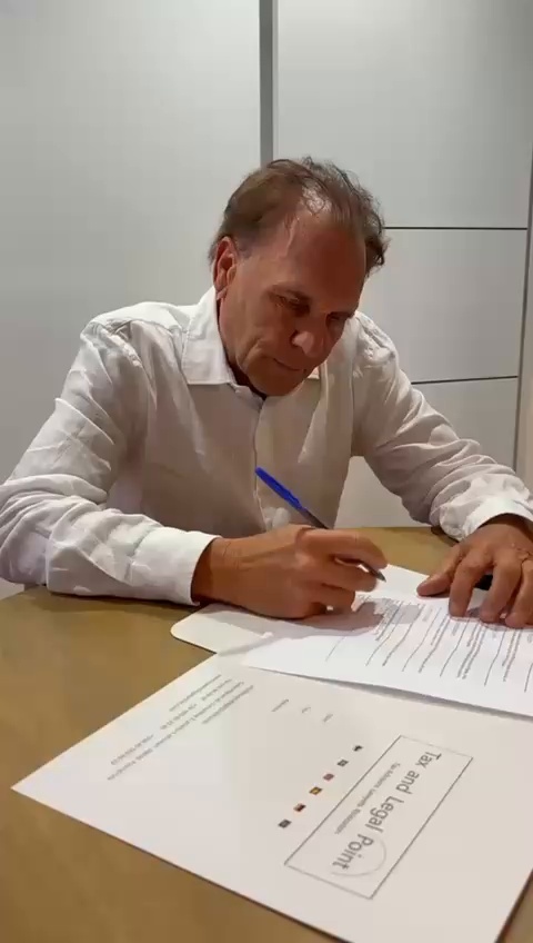 AHN s Förbundsordförande tecknar avtal för medlemmarna